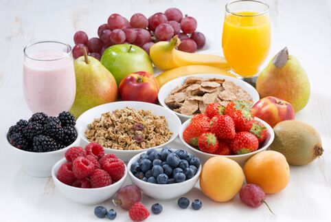 berries and fruits to get proper nutrition