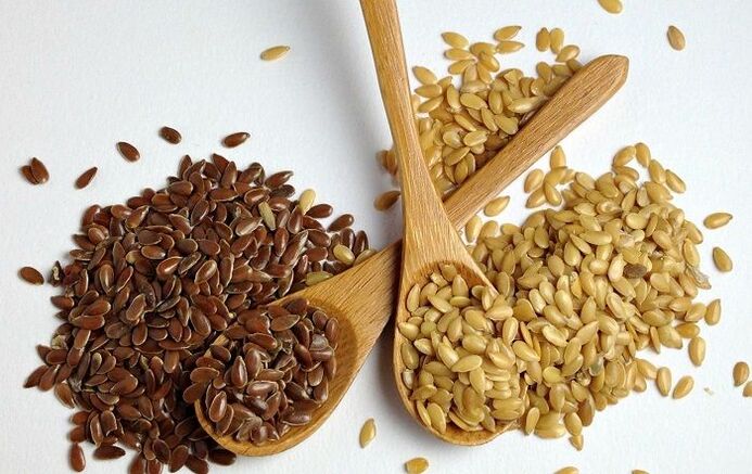 Flaxseed has a weak diuretic effect, which promotes weight loss. 